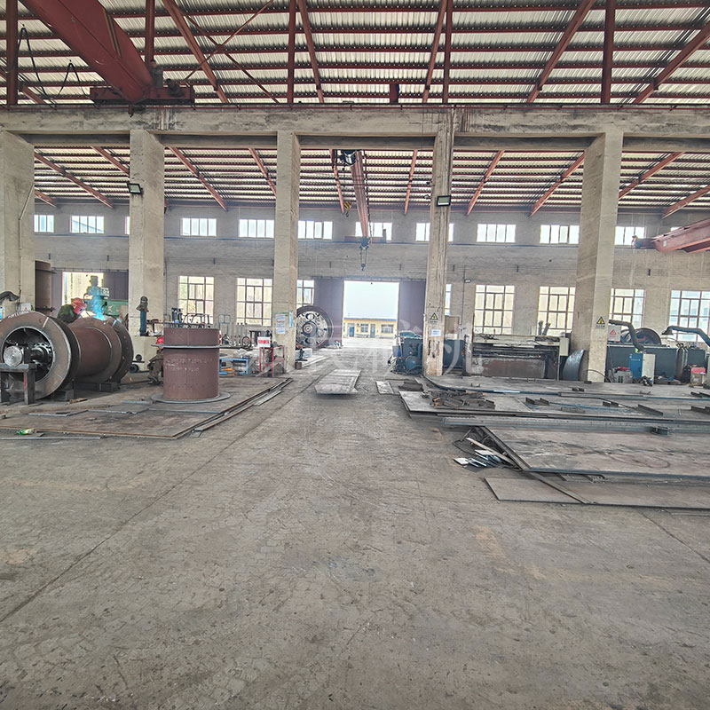 凿井绞车厂家——铆焊车间场景图(图文)